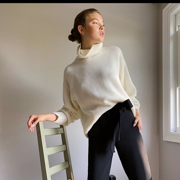 NWT Aritzia tie front pants - Picture 2 of 12